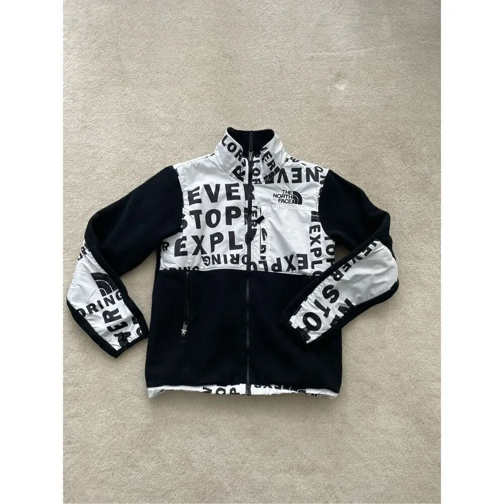 The North Face Printed '95 Retro Denali Youth Jacket. Size L ( 14-16)